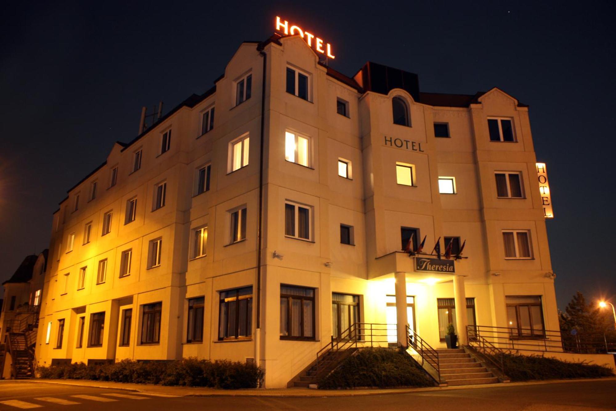 Hotel Theresia Kolín Zewnętrze zdjęcie